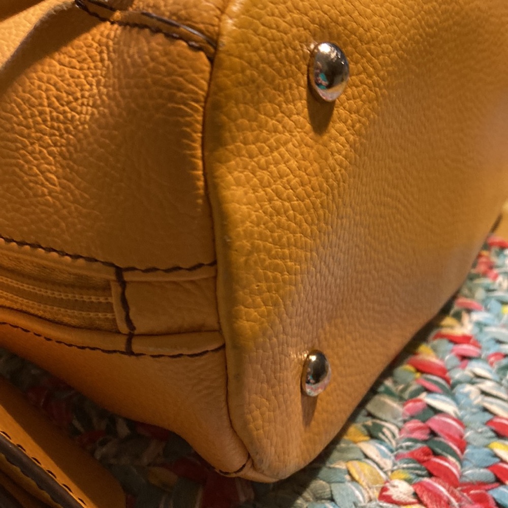 Vintage Mustard ( gold) Leather Handbag - Picture 8 of 11